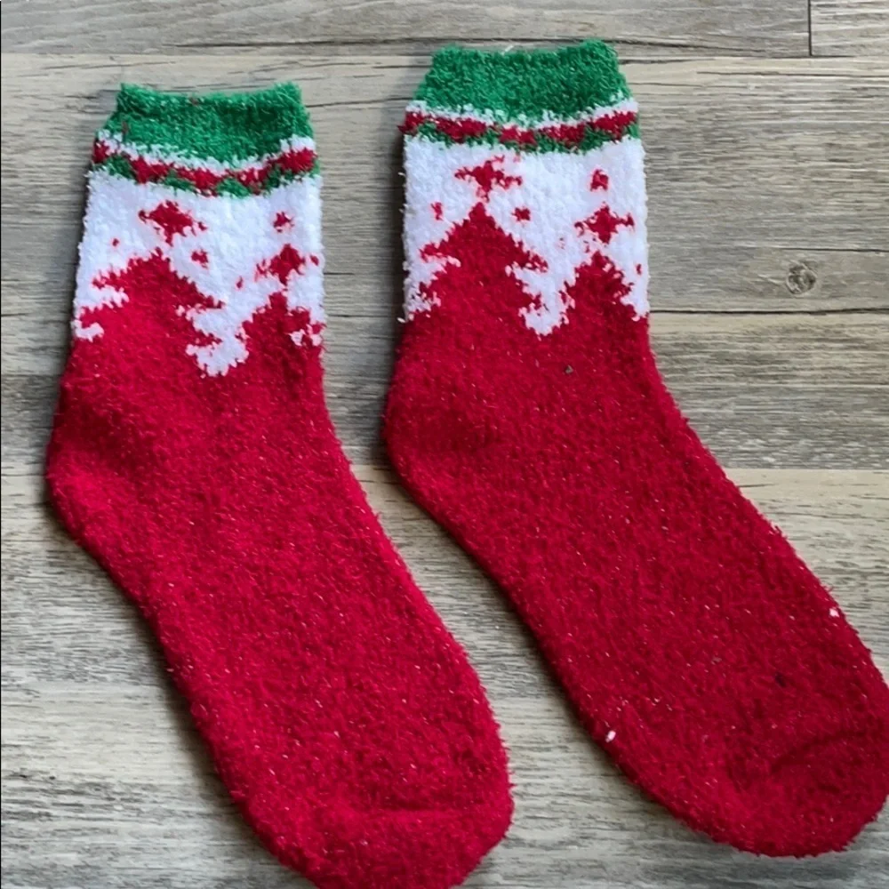NWOT Women's Two Pairs of Fuzzy Socks Christmas Trees And Snowflakes